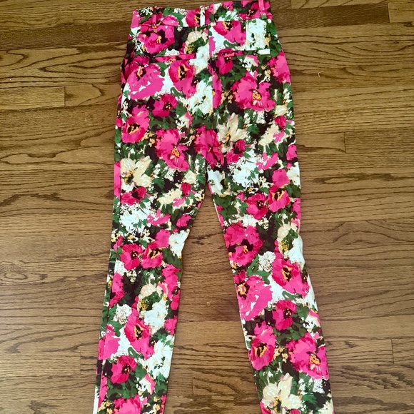 H&M Red Pink White Floral High Waist Ankle Pants - Picture 2 of 3